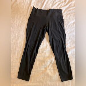 Athleta 7/8 Stash Pocket Salutation Leggings